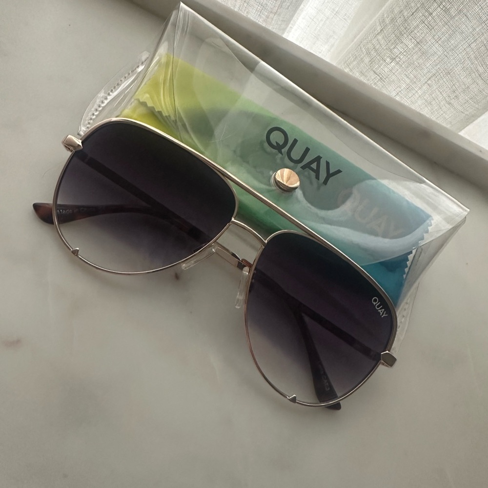 Quay Australia Black and Silver Aviator Sunglasses